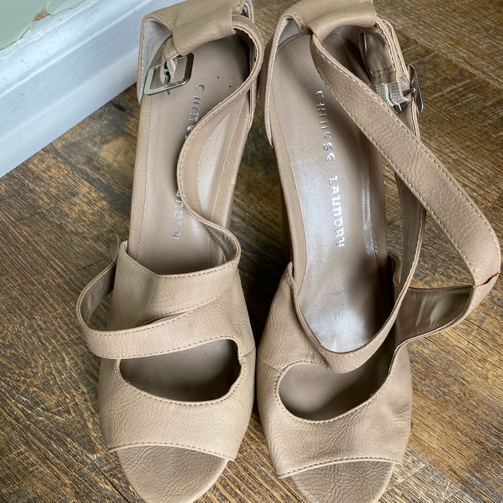 Ladies wedge sandals